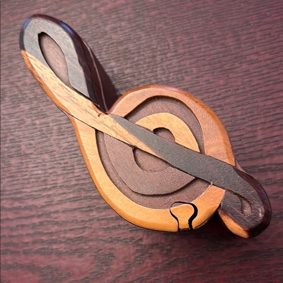 Wooden Treble Clef Secret Puzzle Box from Costa Rica vintage see video EUC - Picture 1 of 13
